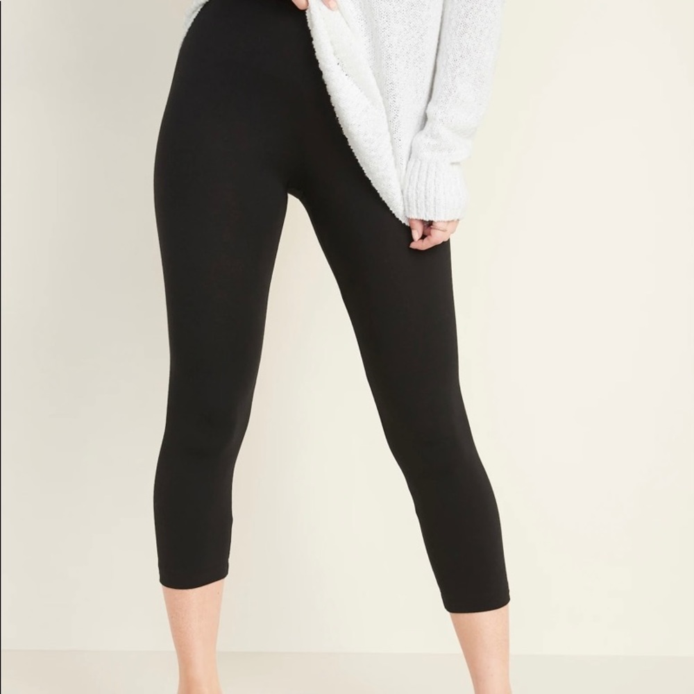 Black Cropped Old Navy Leggings